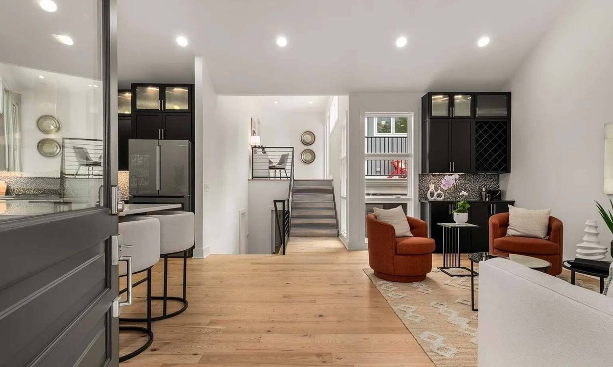 Germantown House | Germantown Gem! Skyline Views | 6 mins to Broadway