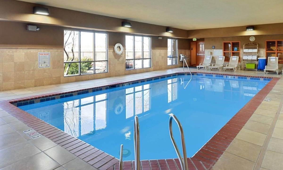 Westside Hotel | Get Ready for Blissful Getaway! 2 Relaxing Units, Indoor Pool, Pets Allowed!