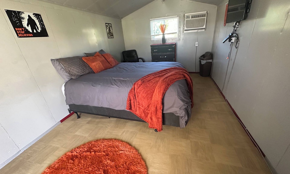 Winona Cottage | Glamping Cottage With Direct Access to Brimstone Trails. Gated & Fenced In