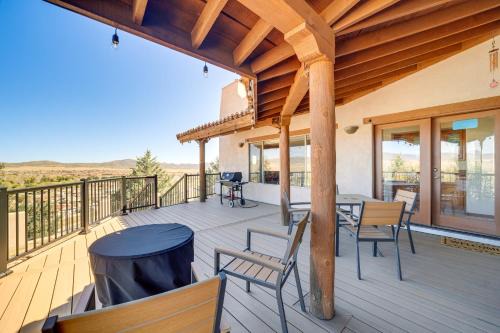 Prescott Country Club House | Golfer's Haven! Mtn-View Dewey Gem w/Pool Access