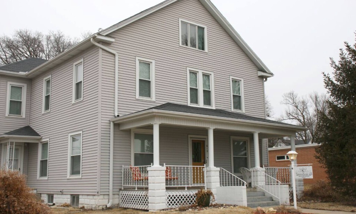 Fairbury Bed & Breakfast | Grayhouse Inn - Room #7