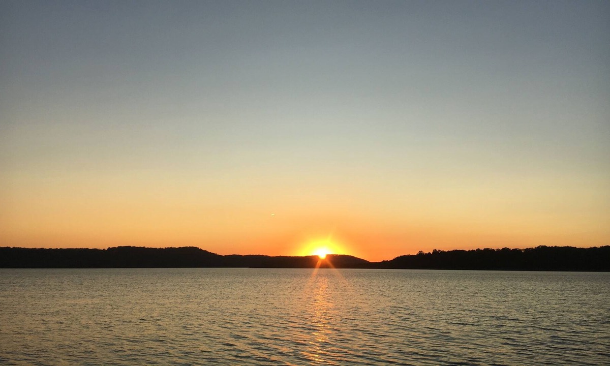 Hollister Condo | Great Lakefront Condo at Emerald Bay, Table Rock Lake, Just Steps from the Lake!