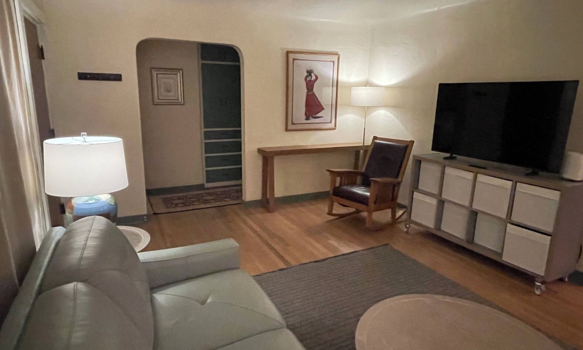 Summit Park House | Great neighborhood: UNM North Campus+Nob Hill One of Albuquerque’s most loved