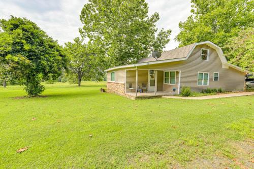 Greers Ferry House | Greers Ferry Home w/Fire Pit Near Shiloh Marina!