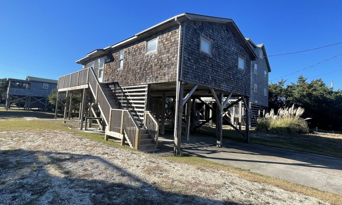 Hatteras Cottage | Hatteras Beachhouse a cozy and quaint vacation home!!