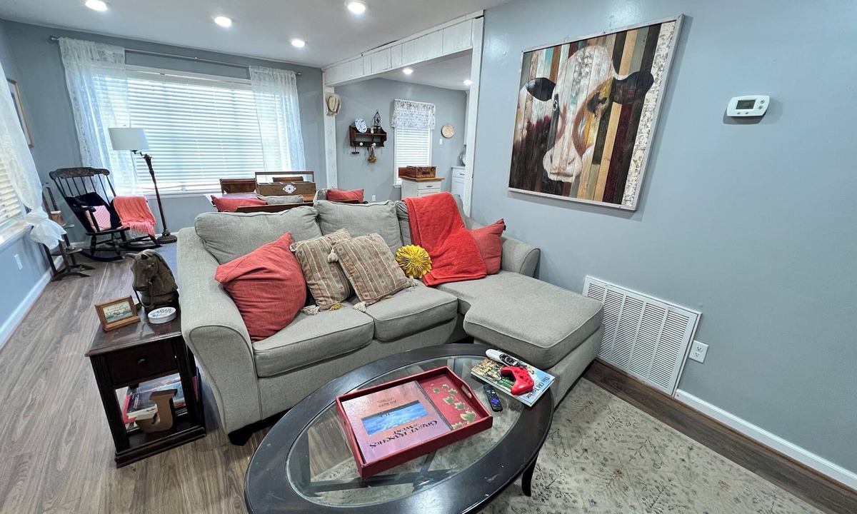 Waveland Cottage | Havana Daydreamin’ - Near Blue Mtn Lake: Great guesthouse & hot tub.