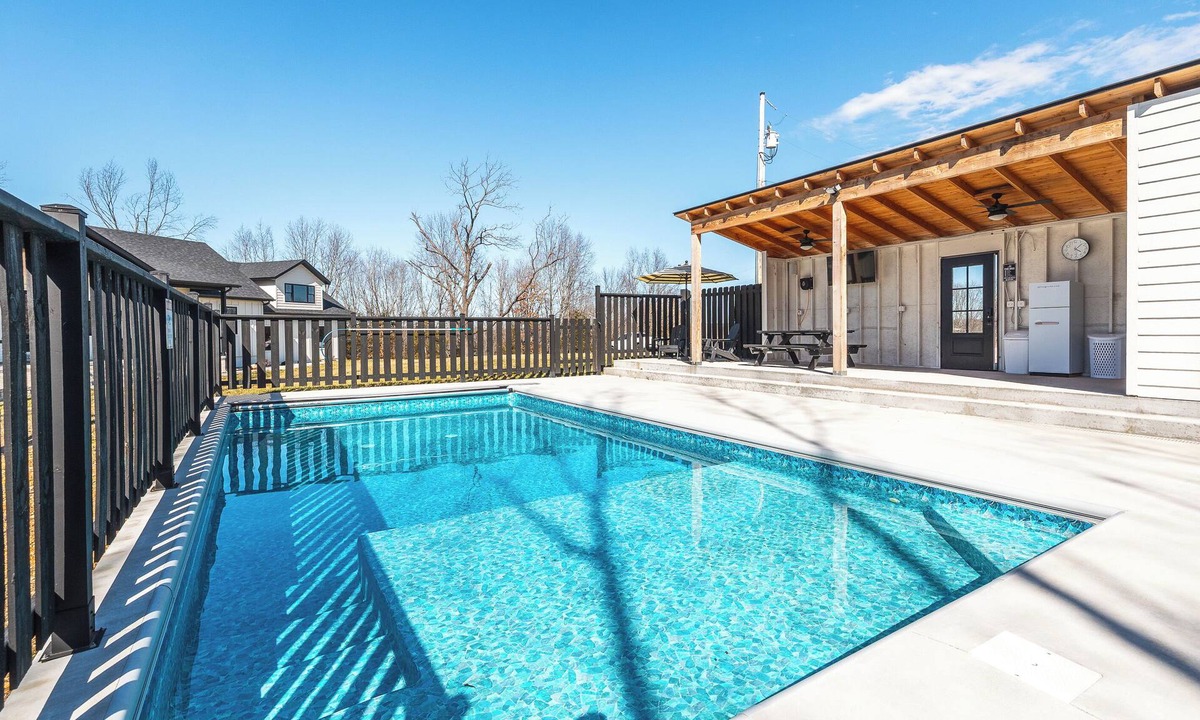 Ponce De Leon House | Heated Pool Hot Tub King Bed SDC 10min TRL 15min