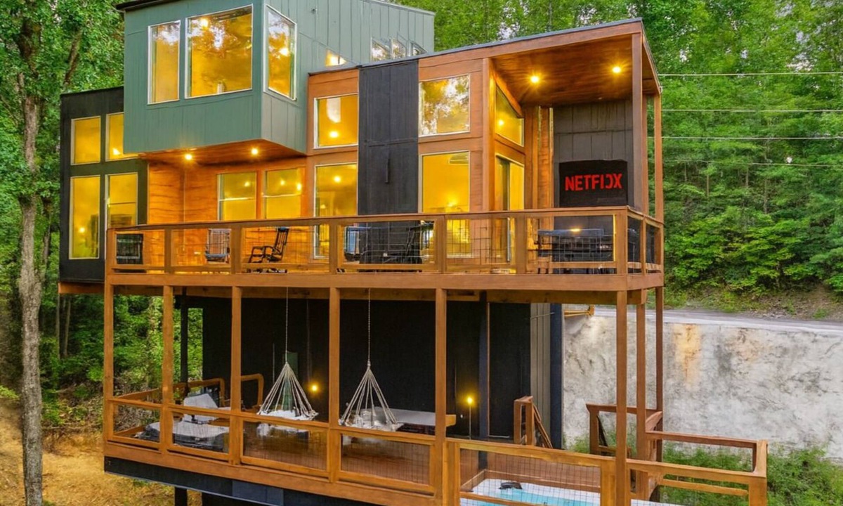 Pittman Center Cabin | Heated Swim Spa Outdoor TV Fire Pit Game Room Smoky Mtn Views