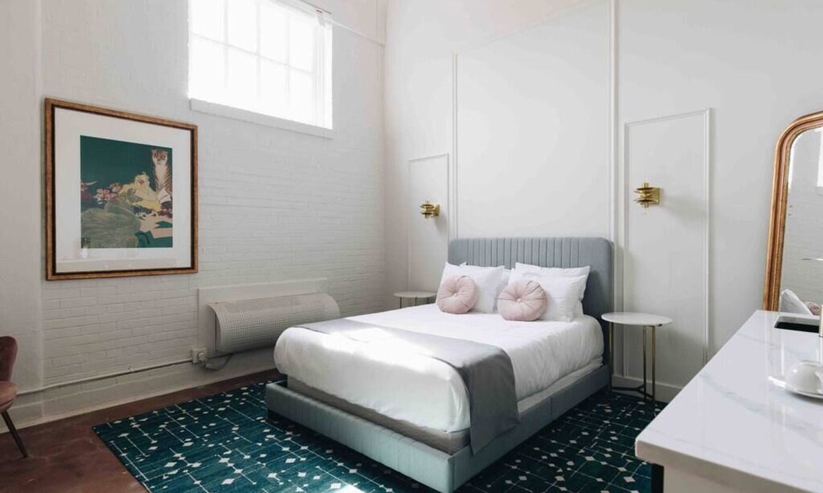 Tyler Park Hotel | Henry Suite 207 at The Bellwether Hotel