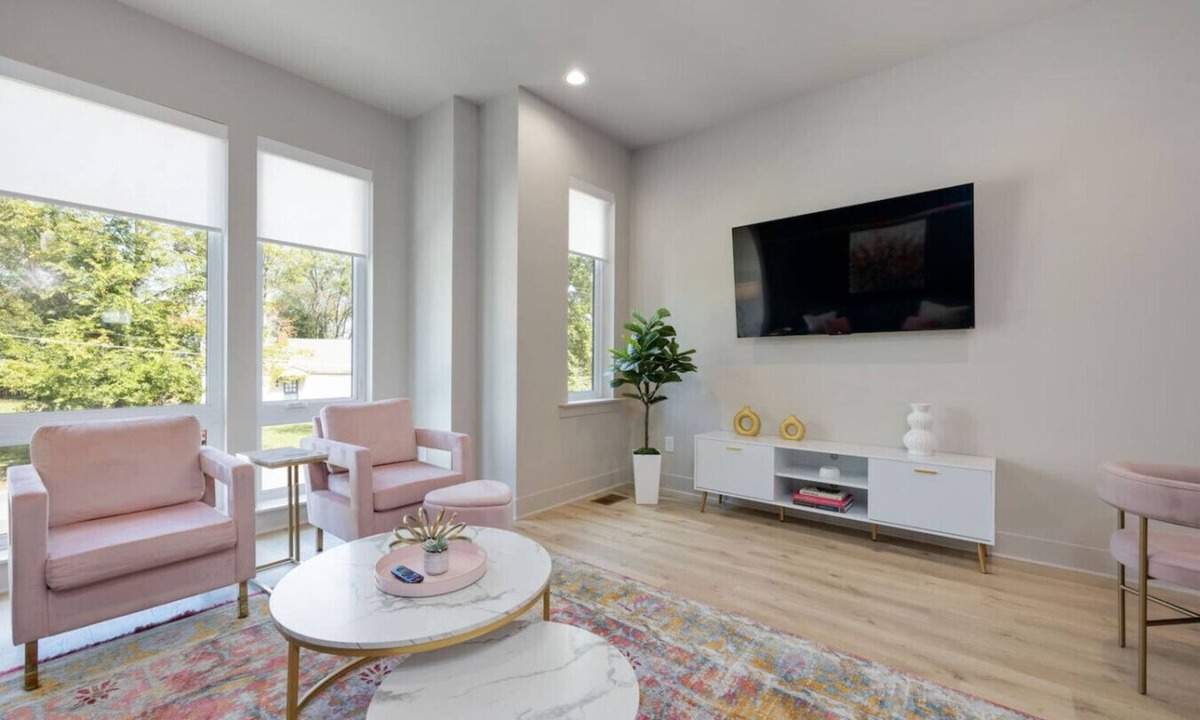 Radnor House | Hey, Nashville! & Dolly & Denim - Dual Townhomes