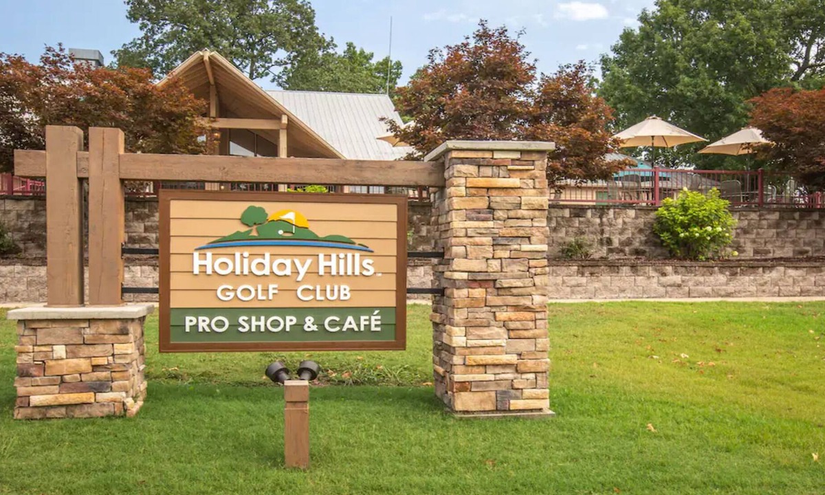Branson Condo | HICV Holiday Hills Resort 2br suite Friday check-in