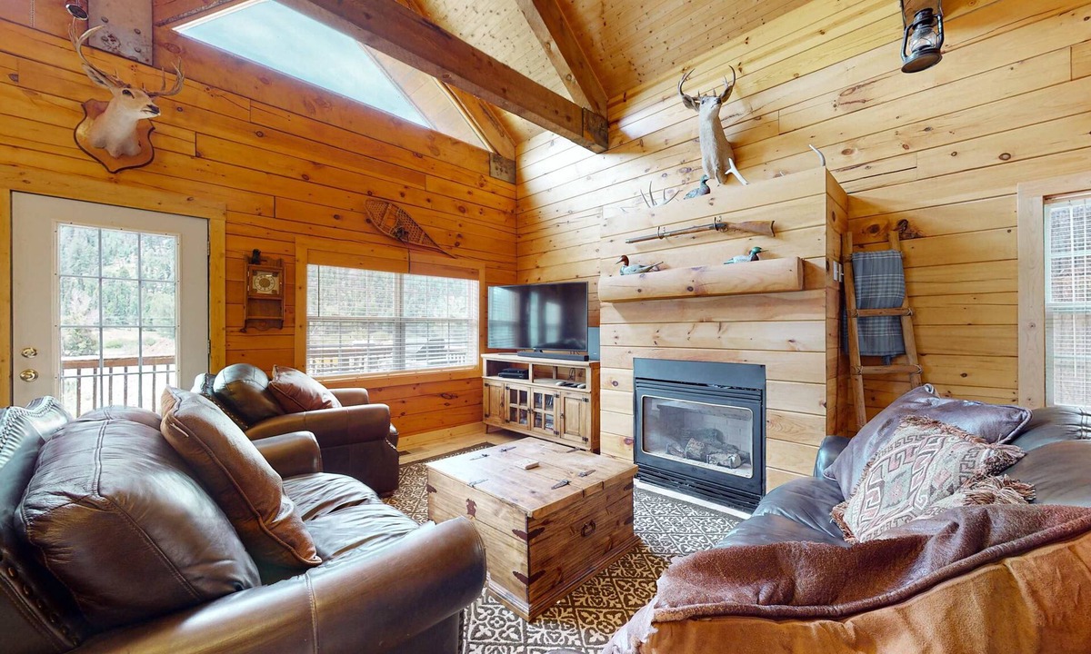 Red River Cabin | Hideaway on High - Mountain Views & Walk to Town