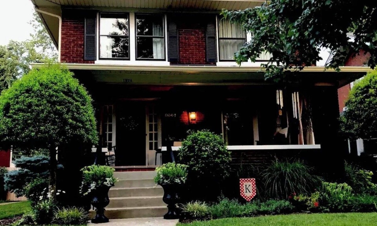 Deer Park House | Highlands Derby Delight! Beautiful large home in the Highlands of Louisville.