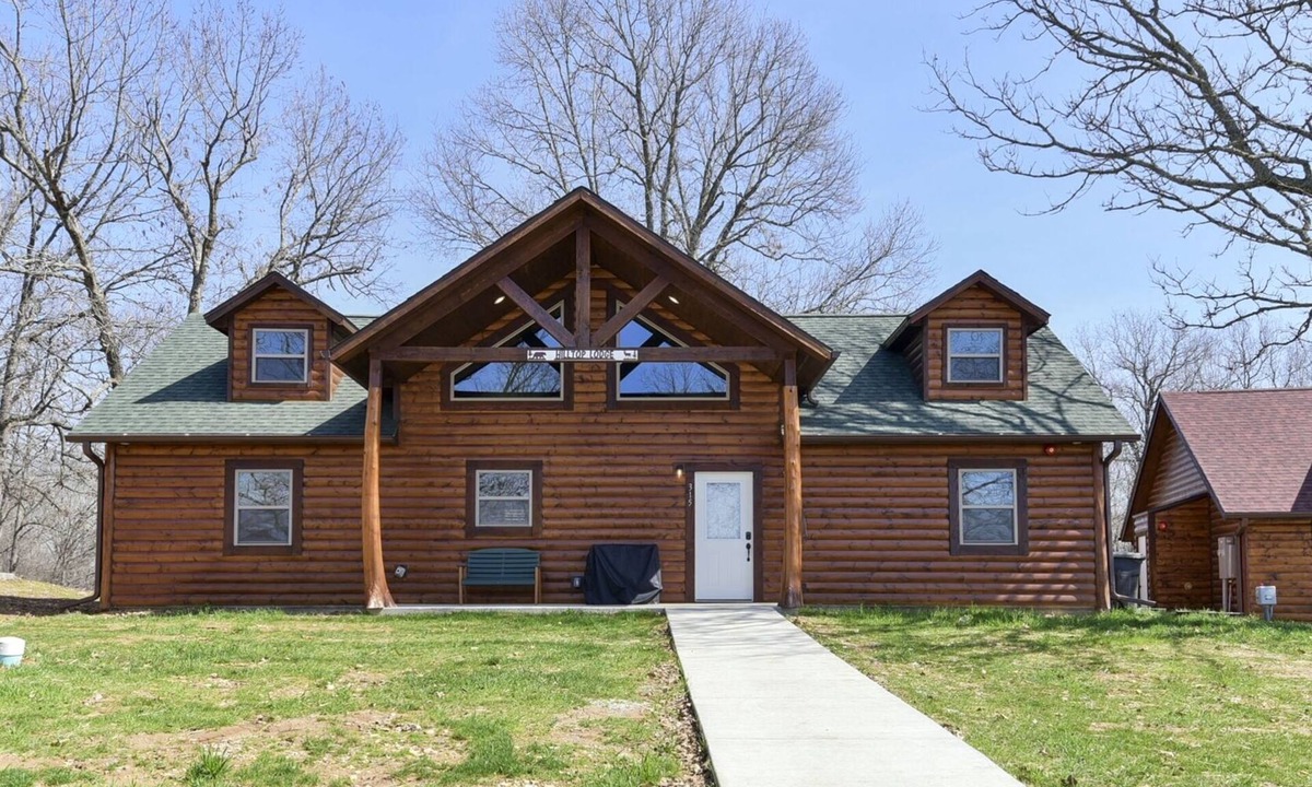 Branson Cedars House | Hilltop Lodge | 2 Bed, 2 Bath