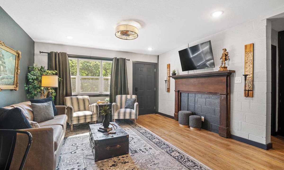 Manhattan Apartment | Hilltop Manhattan Retreat Near K-State w/Laundry
