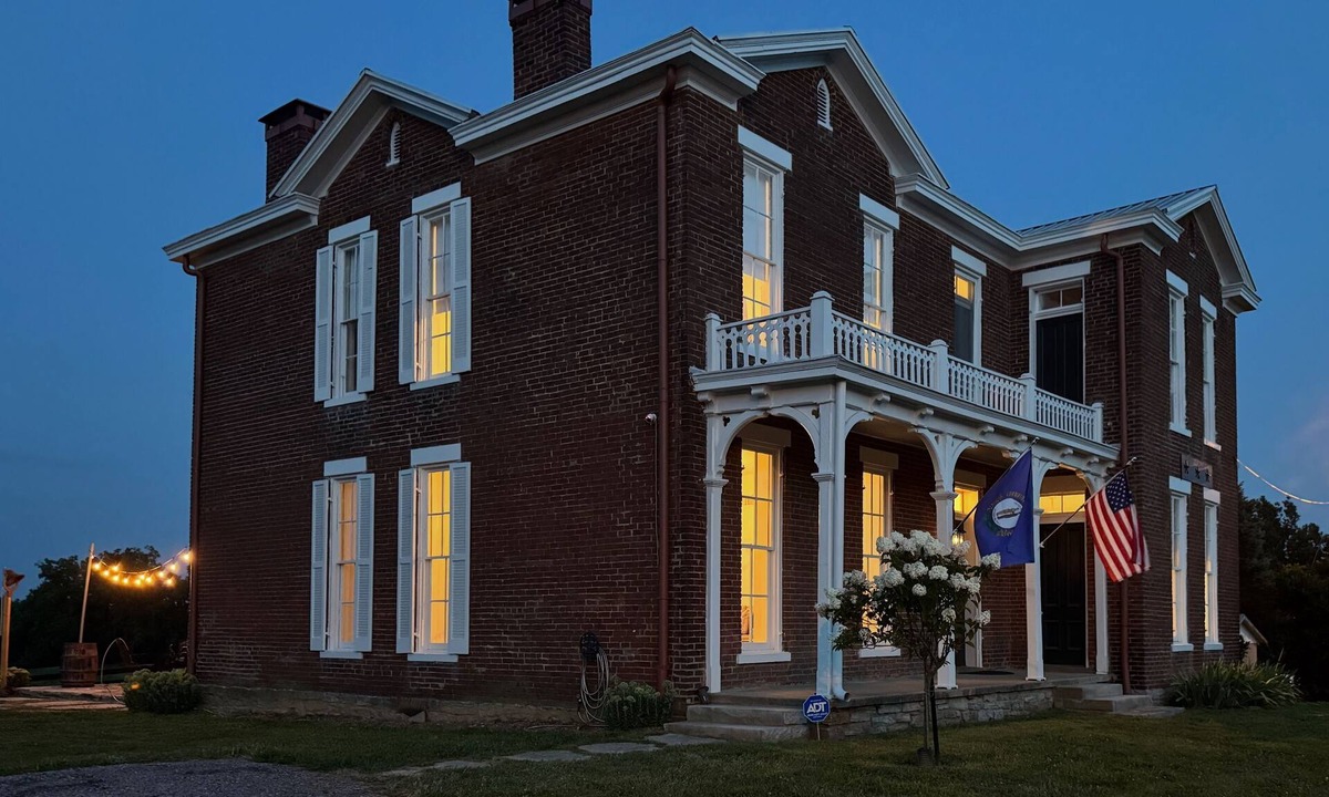 Warsaw House | Historic Home & Farm in Bourbon Country