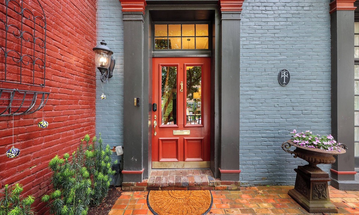 Downtown House | Historic Indigo House Entire Home Steps from Rupp Arena