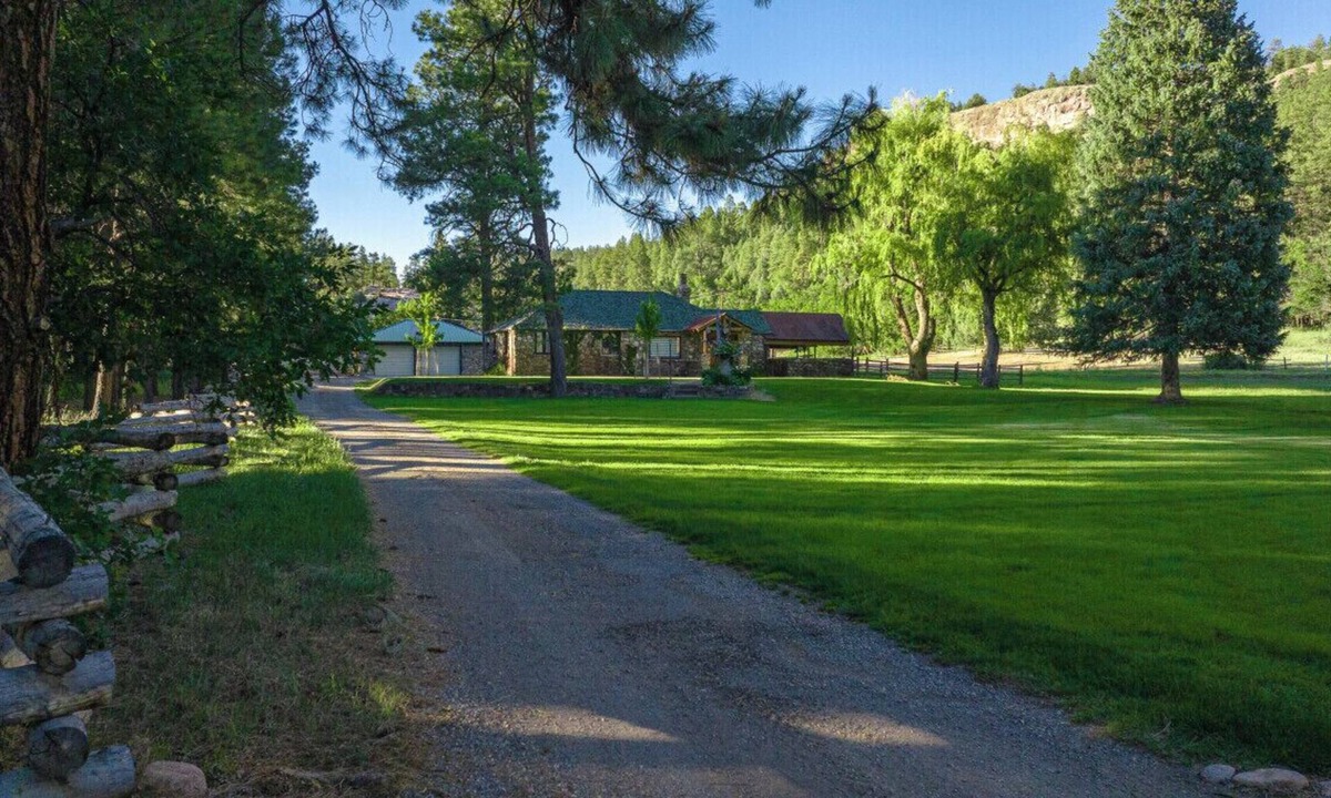 Purgatory House | Historic Pet Friendly Home on 3 acres w/AC between Durango and Purgatory