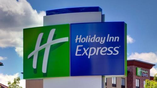 Garden City Hotel | Holiday Inn Express Garden City East by IHG