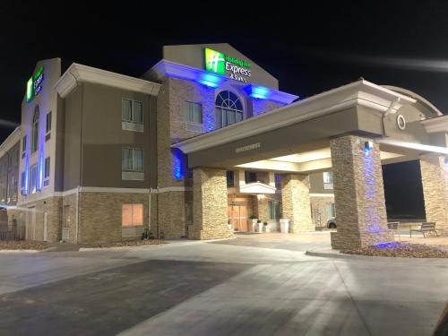 Woodward Hotel | Holiday Inn Express Hotel & Suites Woodward Hwy 270 by IHG