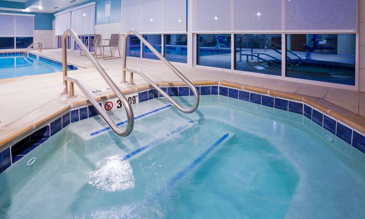 Downtown Des Moines Hotel | Holiday Inn Express & Suites Des Moines Downtown by IHG
