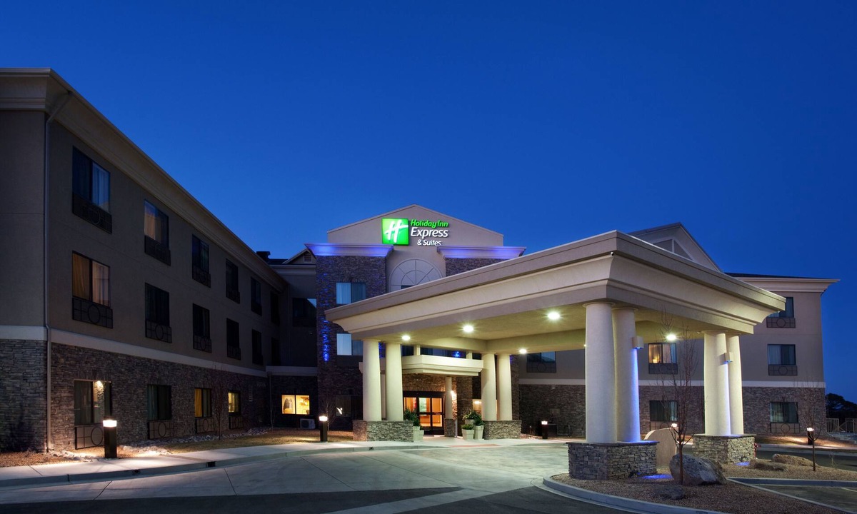 Los Alamos Hotel | Holiday Inn Express & Suites Los Alamos Entrada Park by IHG