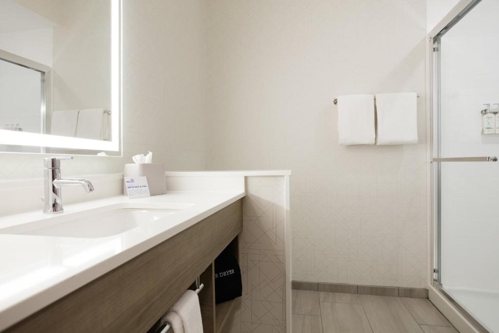 White Station Hotel | Holiday Inn Express & Suites Memphis East by IHG