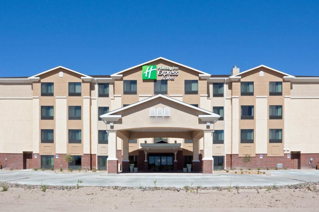 Deming Hotel | Holiday Inn Express & Suites Deming Mimbres Valley by IHG
