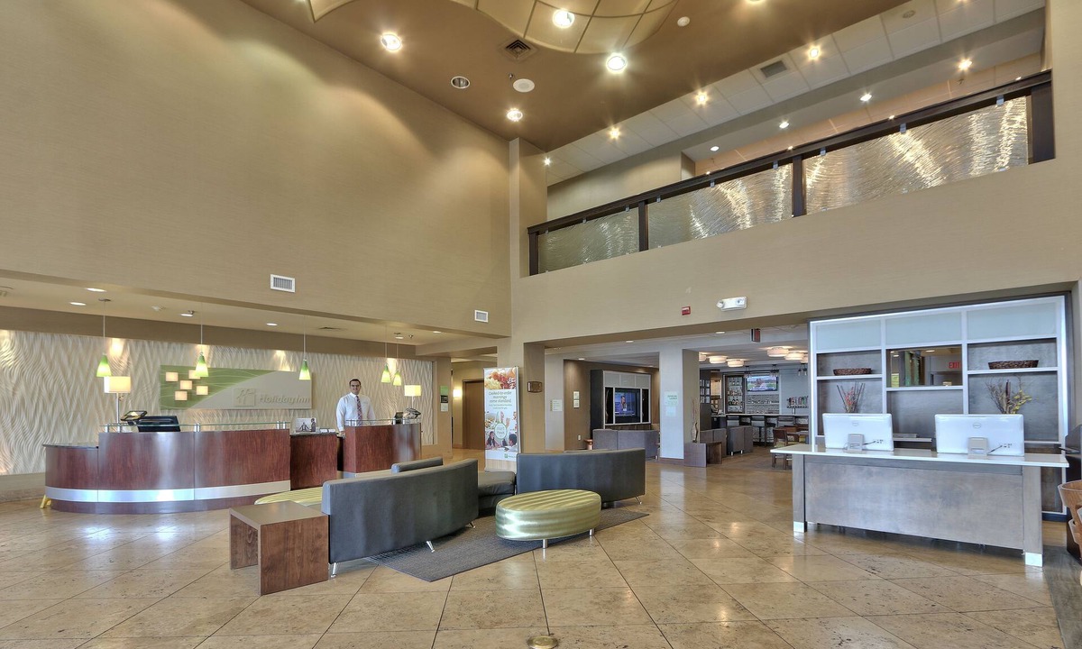 Northeast Heights Hotel | Holiday Inn & Suites Albuquerque-North I-25 by IHG