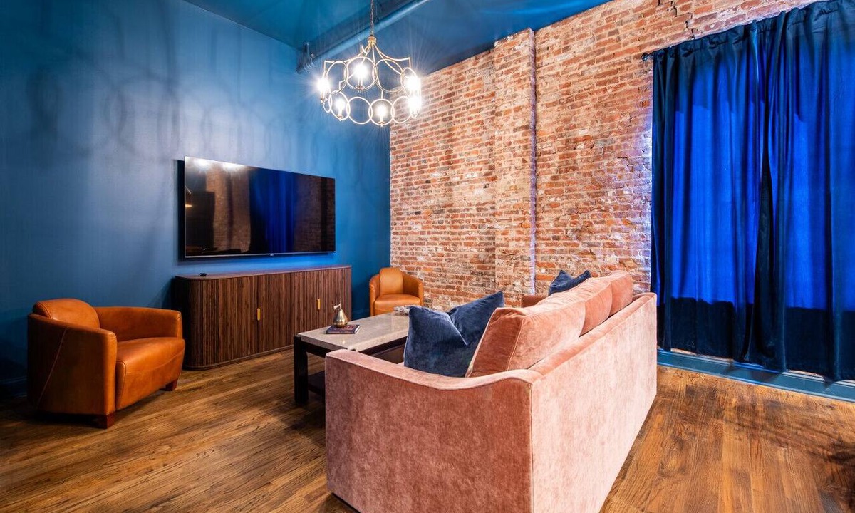 Downtown Louisville Apartment | Hollyhock Suite 510: 2 beds/1 bath