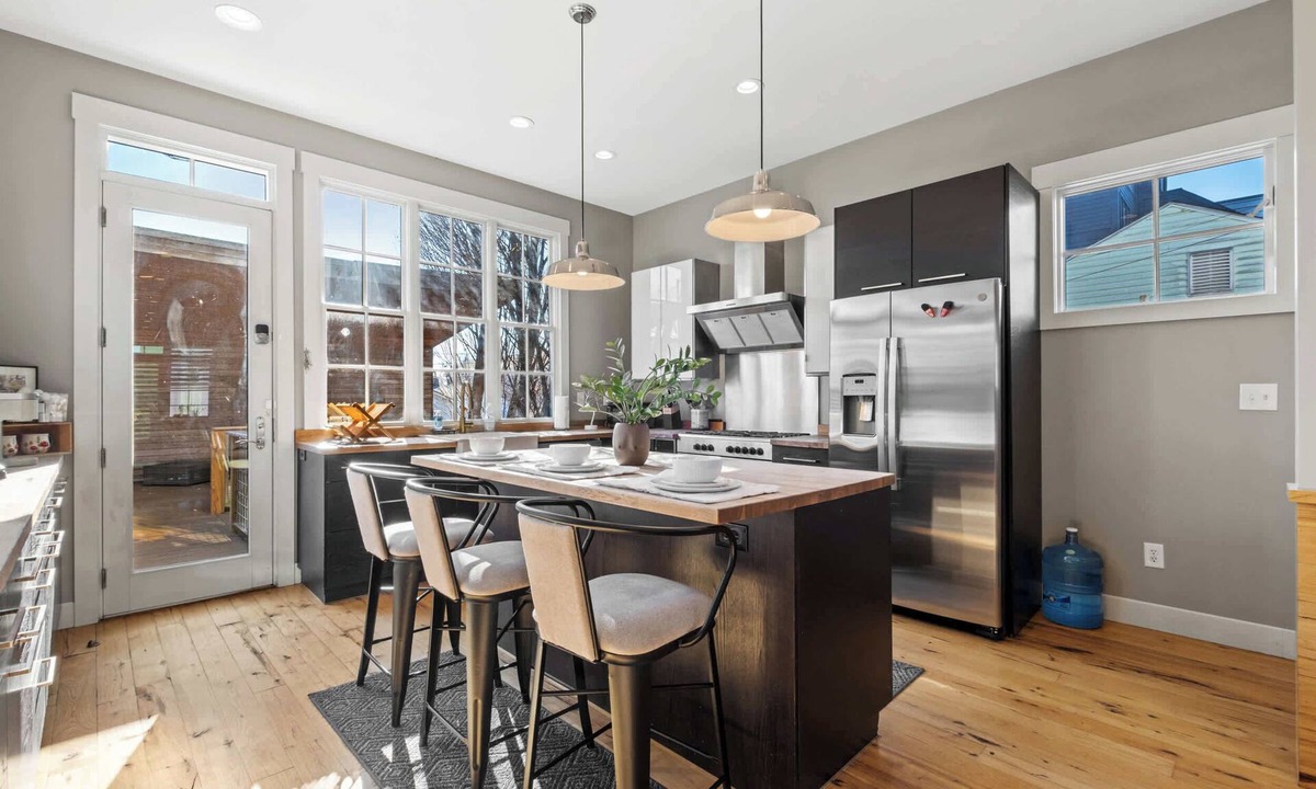 Phoenix Hill Apartment | Home w/Theater | Thunder Over Lou Fireworks Views