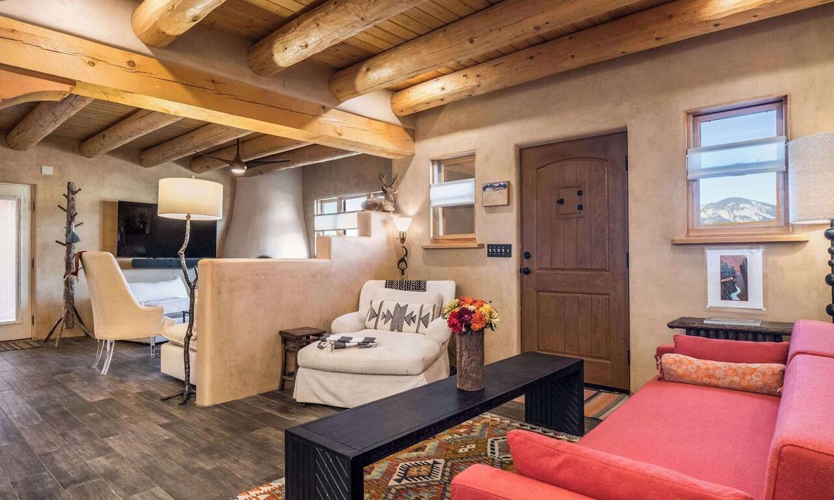 El Prado House | Hora Feliz - Mountain Views, Hot Tub & Game Room