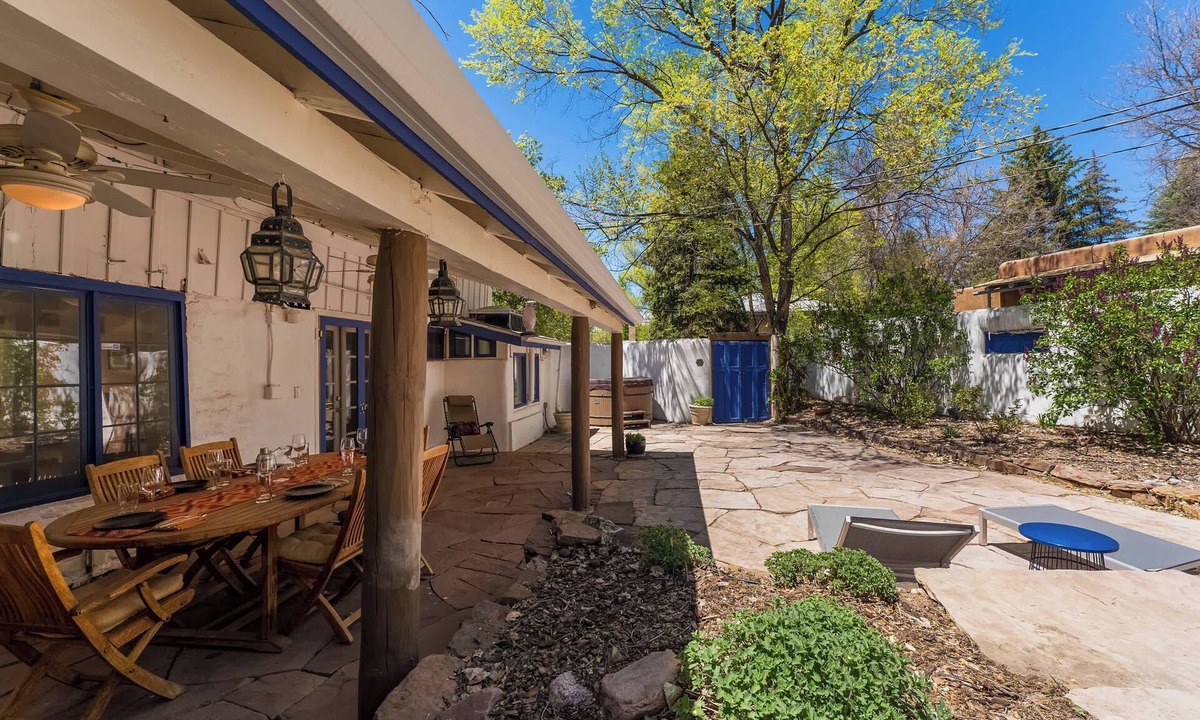 Tesuque House | Hot tub and Outdoor Dining, Charming Tesuque Home