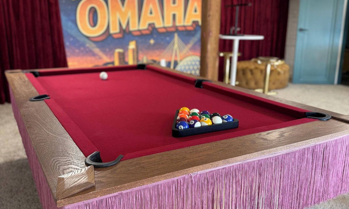 Benson House | Hot Tub & Karaoke & Game Room & Sleeps 14