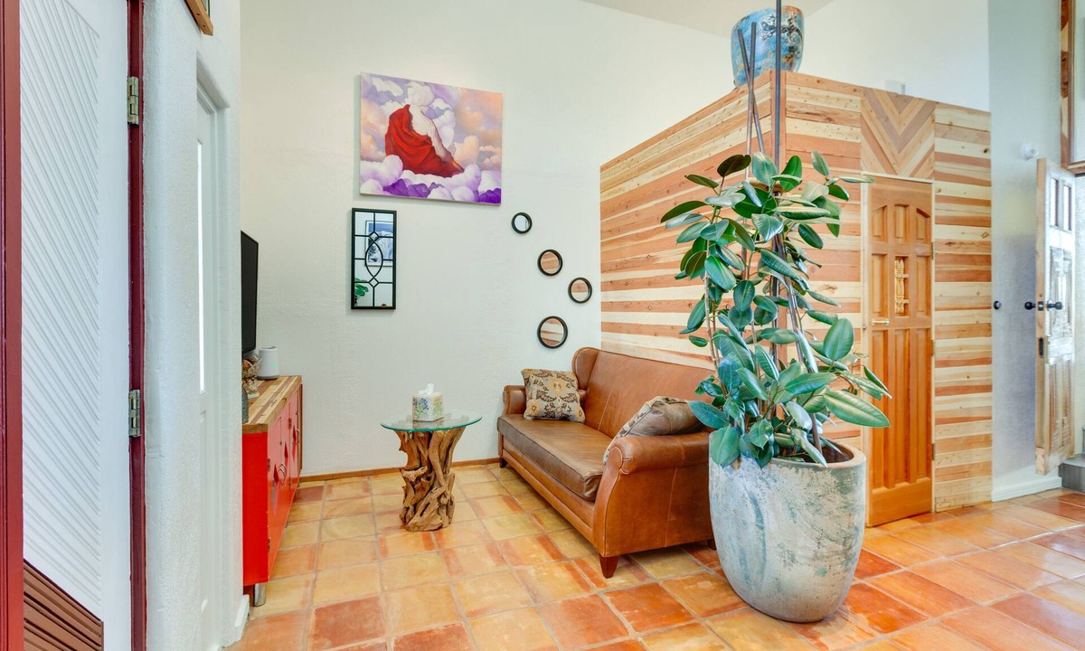 El Prado Condo | Hot Tub, Sunset Views! Couple’s Escape in El Prado