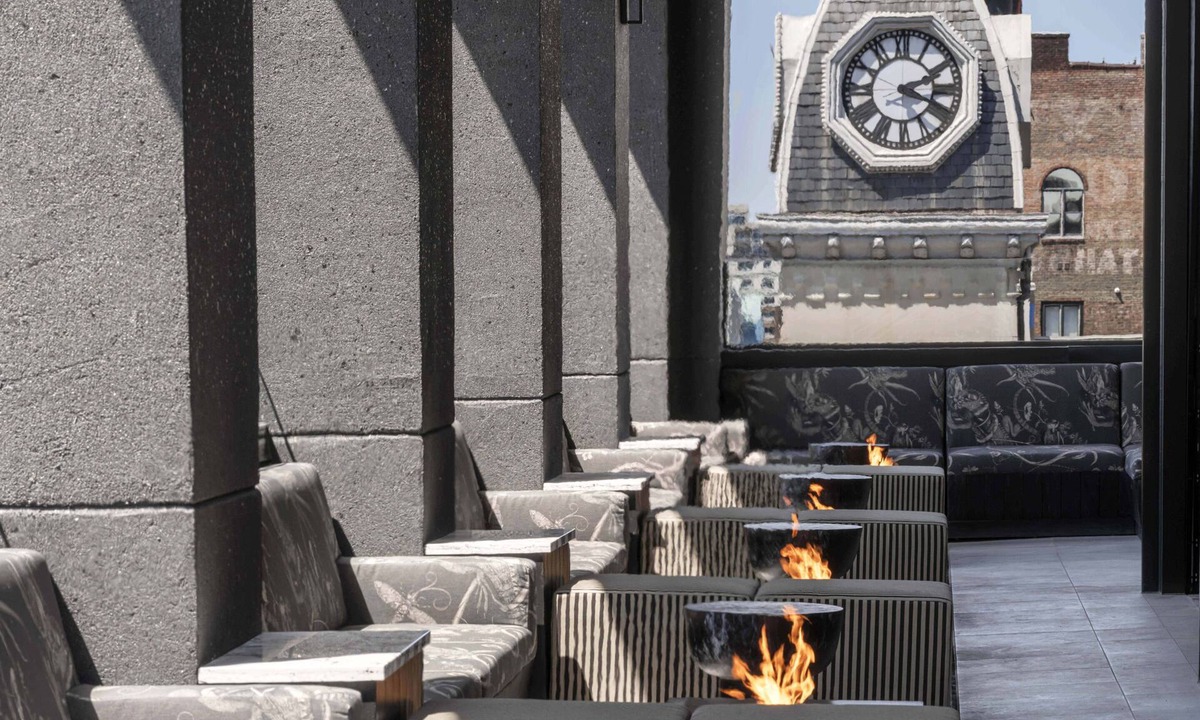 Downtown Louisville Hotel | Hotel Bourré Bonne Louisville, Curio Collection by Hilton
