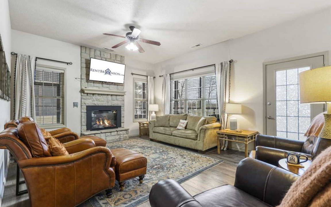Branson West House | House ∙ 2 bedrooms ∙ 9 guests
