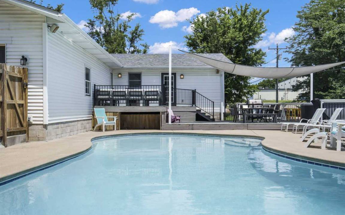 Branson House | House ∙ 7 bedrooms ∙ 18 guests