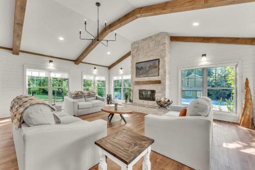 Bryant House | Hummingbird Cabin with a private hot tub