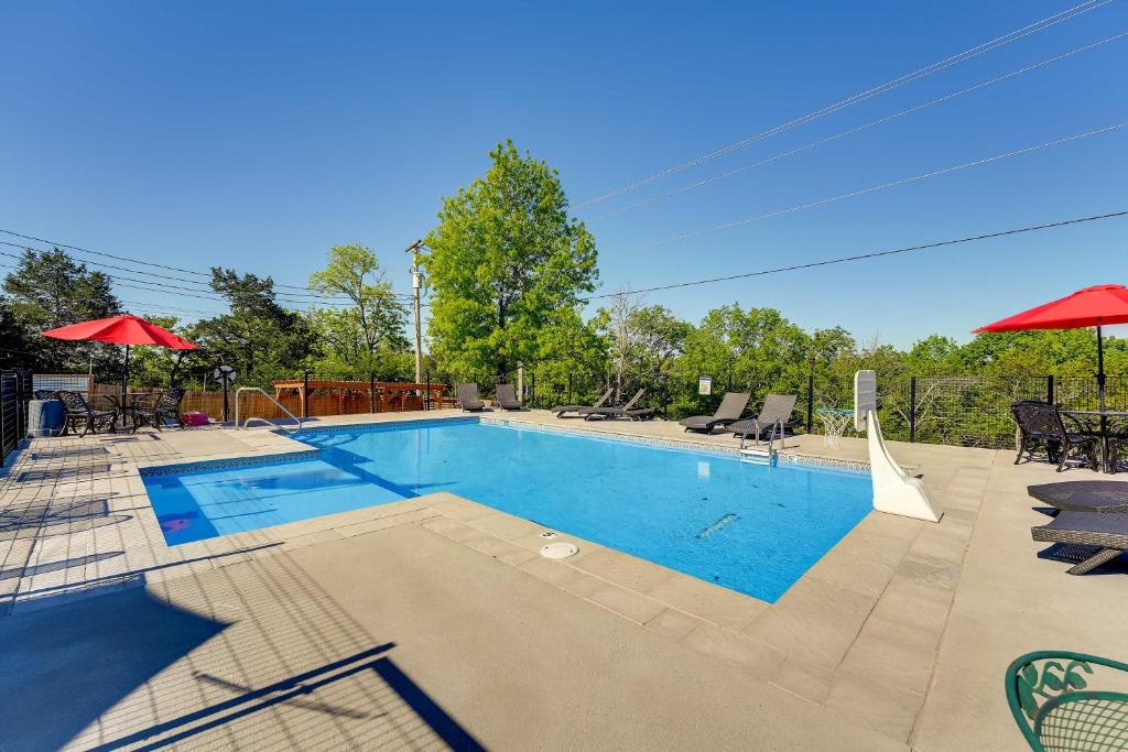 Indian Point House | Indian Point Branson Vacation Rental with Lake View!