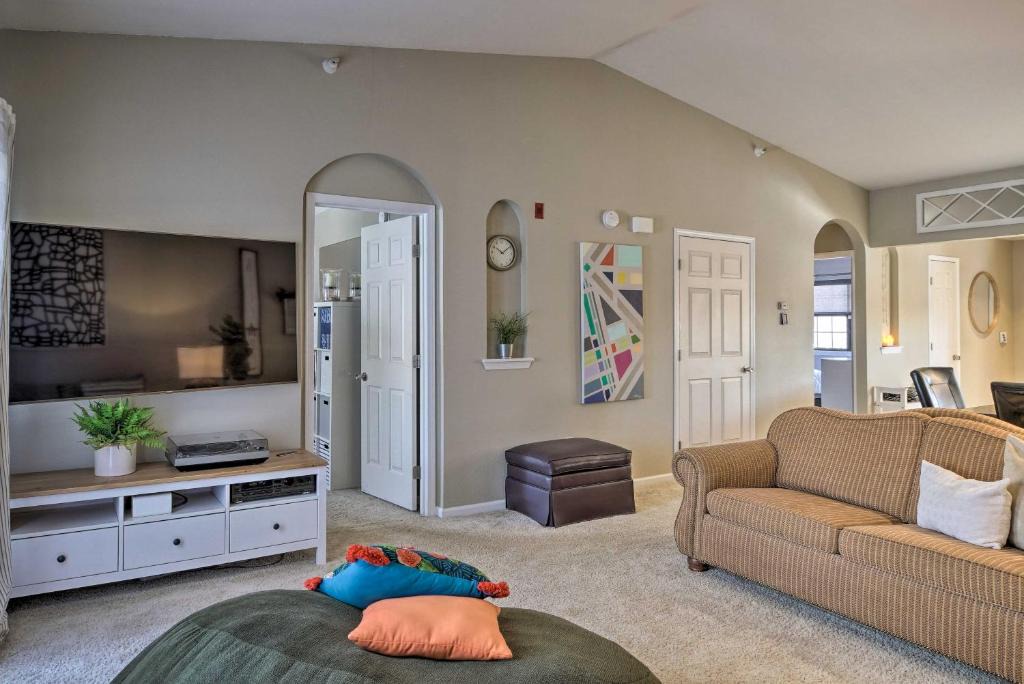 Branson Apartment | Inviting Resort Condo about 1 Mile to Branson Strip!