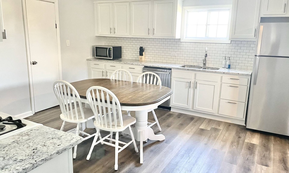 Louisville House | Jeffersonville Gem by Louisville - Close to Parks, River Walk and Walking Bridge
