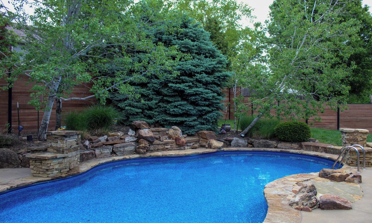 Overland Park House | KC Pool Getaway! 5-bedroom house: private outdoor space with kitchen & patio!