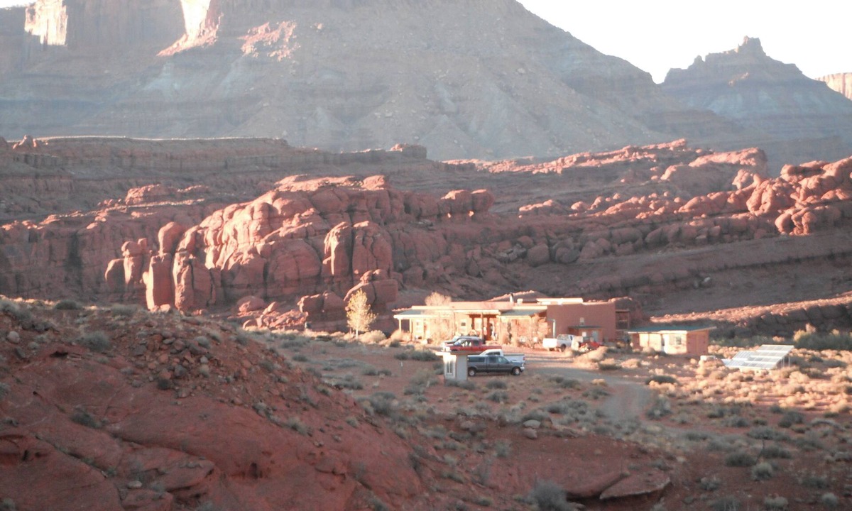 Moab Cabin | King bed, disc golf, kayaks, ATV, wildlife, hiking, beach, pet friendly