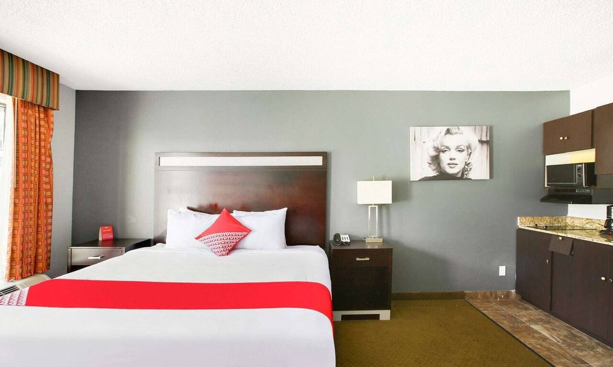 Texarkana Apartment | King Bed | Smoking|Texarkana
