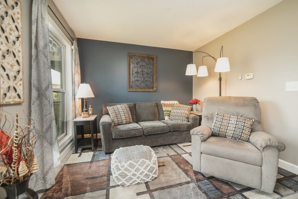 Table Rock Condo | King Bedroom Condo with Balcony - Golf Course View