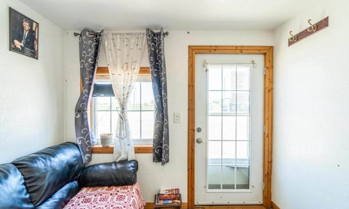 La Crosse Apartment | La Crosse KS | 2 Queen Bed