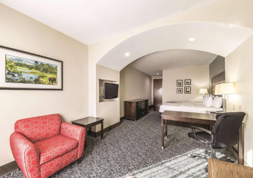 Catoosa Hotel | La Quinta by Wyndham Tulsa - Catoosa