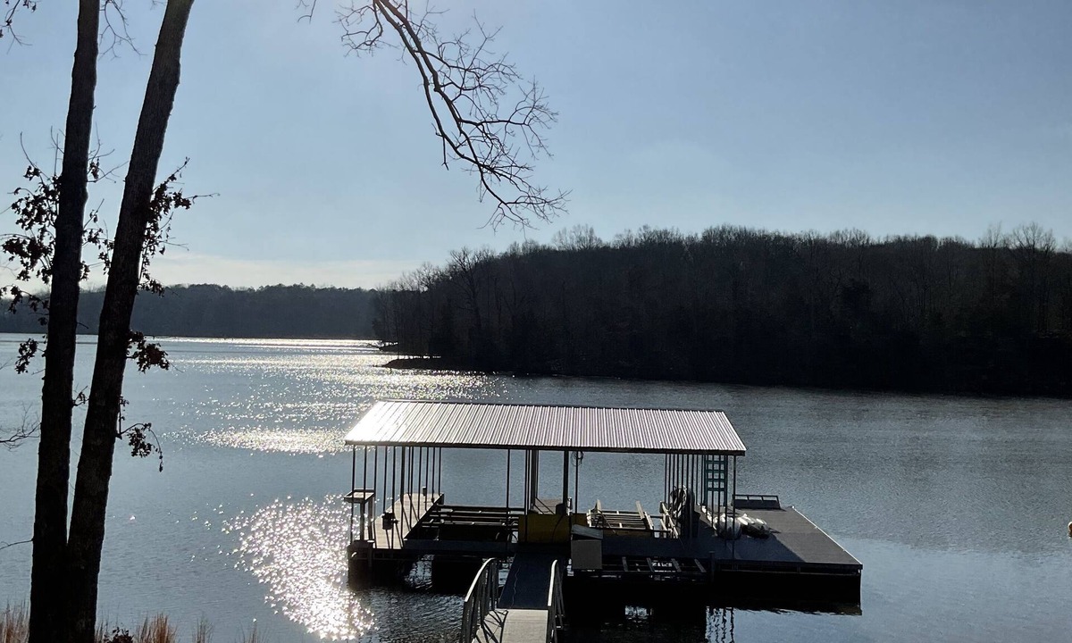 Marion House | Lake Egypt, Lake Front Home Steps Away From the Water