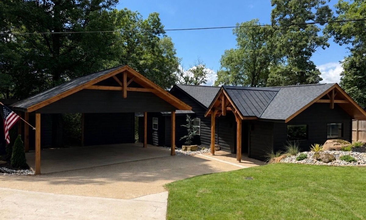 Lake Catherine House | Lakefront Escape in Hot Springs 2BR/2BA, Hot Tub, Fireplace & Boat Slips